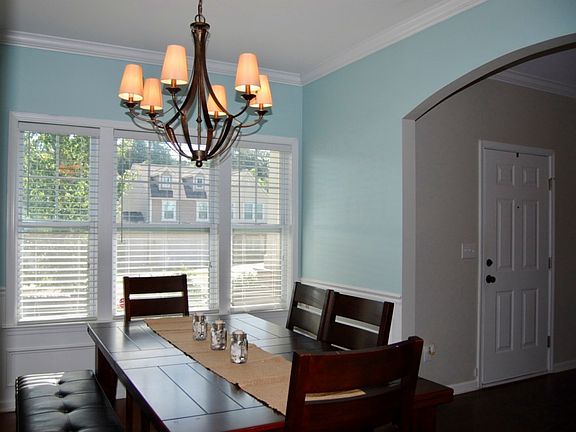 3rd image of 2215 Argentum Ave