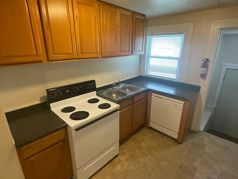609 N Dunn St — Photo 15