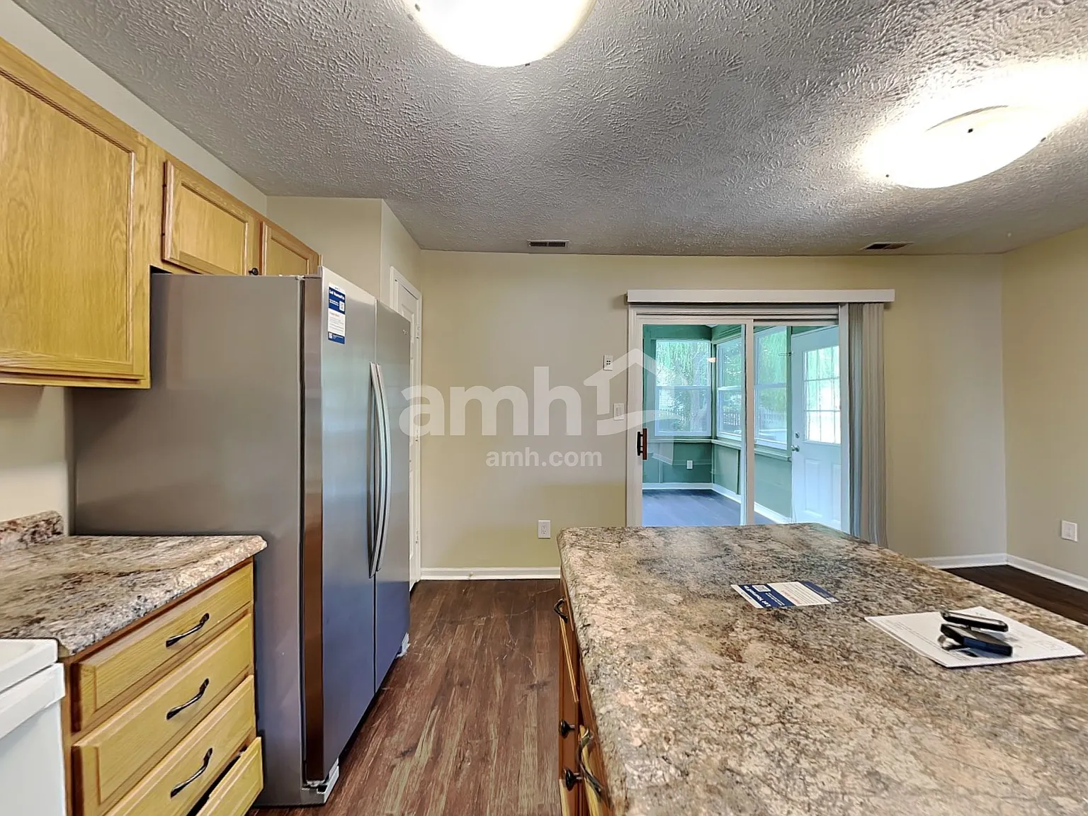 4 bed, 2.5 bath, 1804 sqft, $2,185 — Photo 3