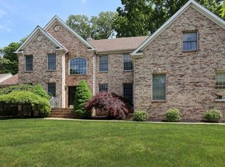 5 Ridge Rd, Green Brook, NJ 08812