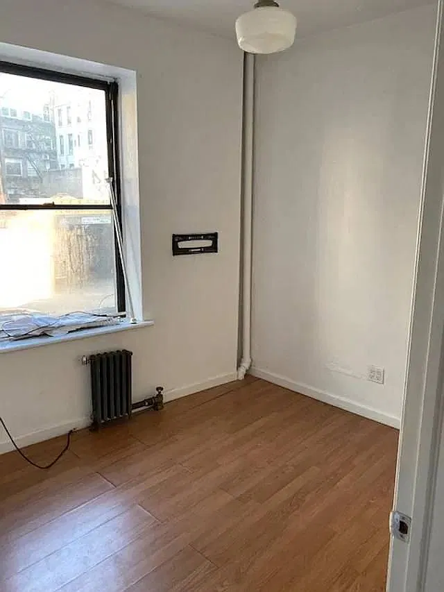 37 Spring Street — Photo 3