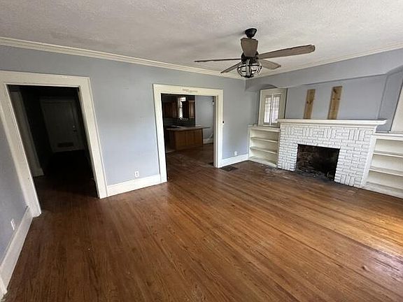3rd image of 2936 Clark St