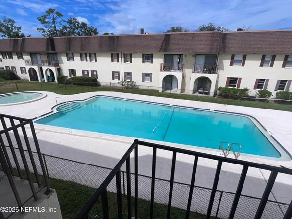 1738 El Prado Rd APT 8