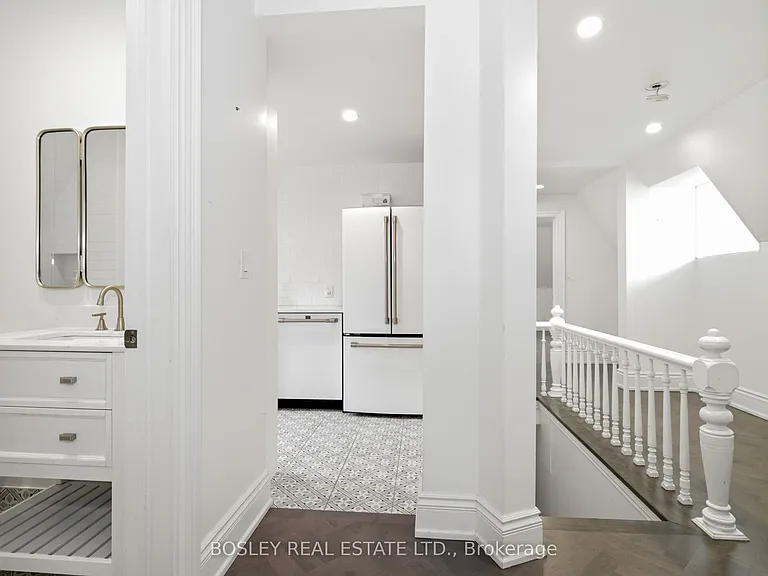 178 High Park Ave #UPPER — Photo 6