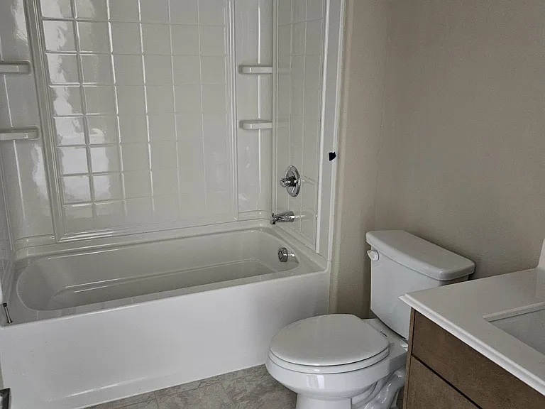 1105 Goldenrod Dr — Photo 6