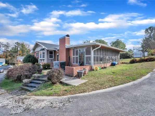 615 N Elm St, Asheboro, NC 27203