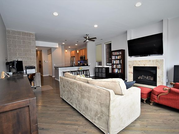 4th image of 3716 N Ashland Ave #302