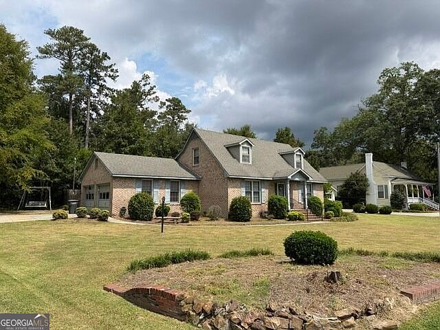 1st image of 324 Lumpkin St