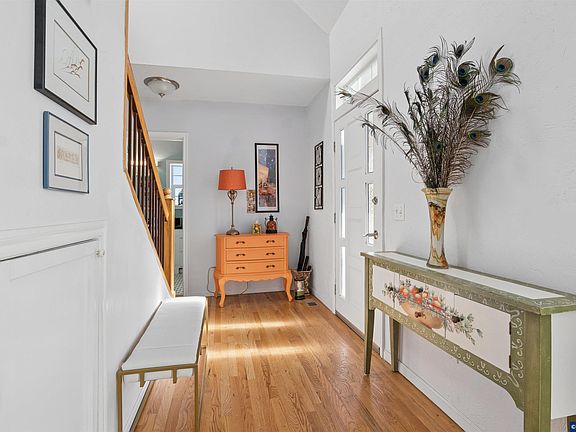 4th image of 327 S 46th St