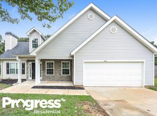 868 Betsy Ross Trl, Hampton, GA 30228