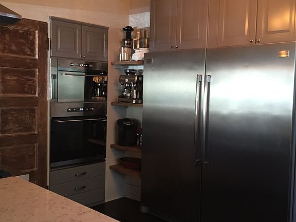 3rd image of 286 W Artesia St