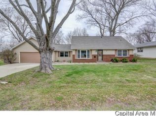 14 Parkview Ln, Chatham, IL 62629