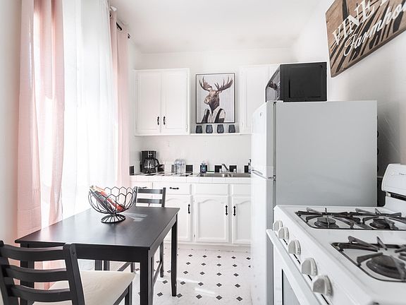 2nd image of 726 N Van Ness Ave APT 210