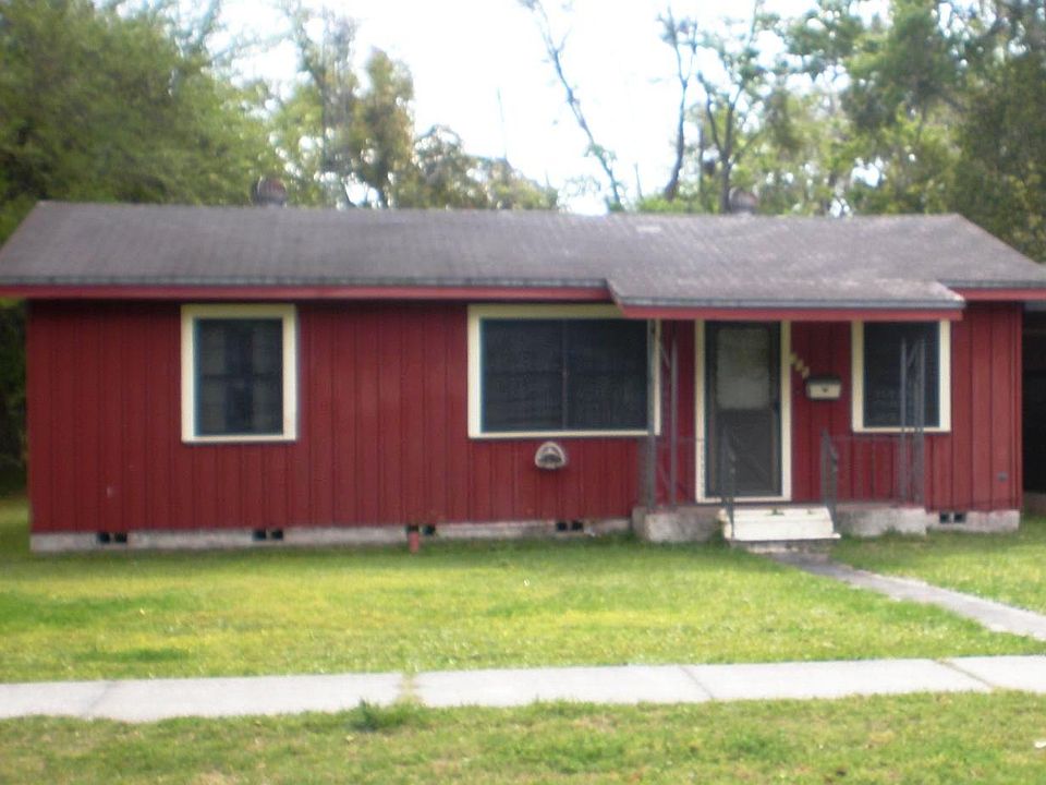 1st image of 305 S 15th St