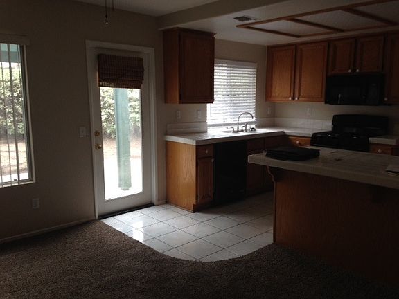 4th image of 5094 N Tamarron Ct