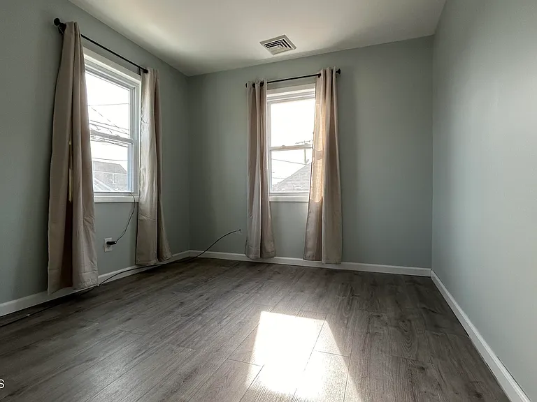 58 Kearney Ave — Photo 13