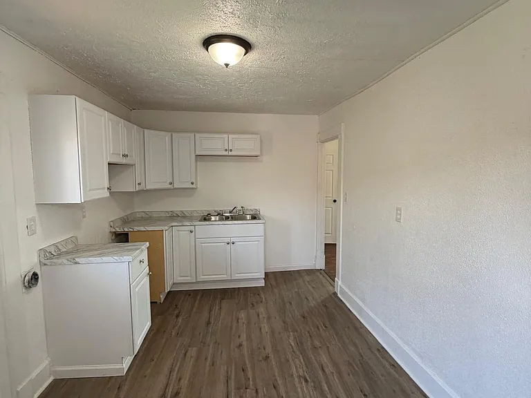 422 W High St #2 — Photo 7