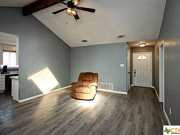 5th image of 112 Blanket Dr