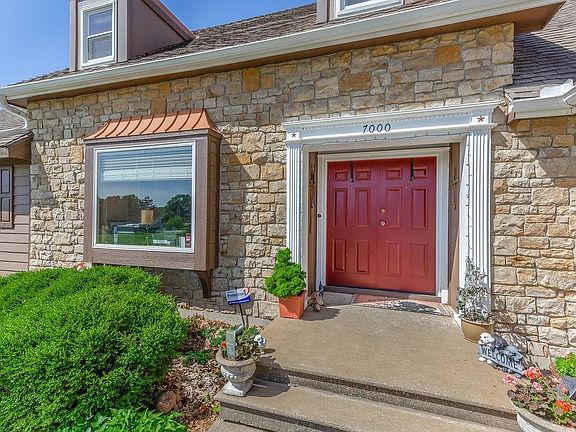 WONDERFUL DOUBLE FRONT ENTRY