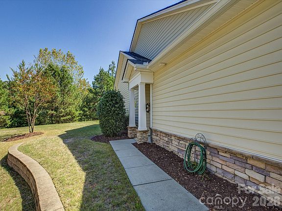 3rd image of 546 Pine Links Dr