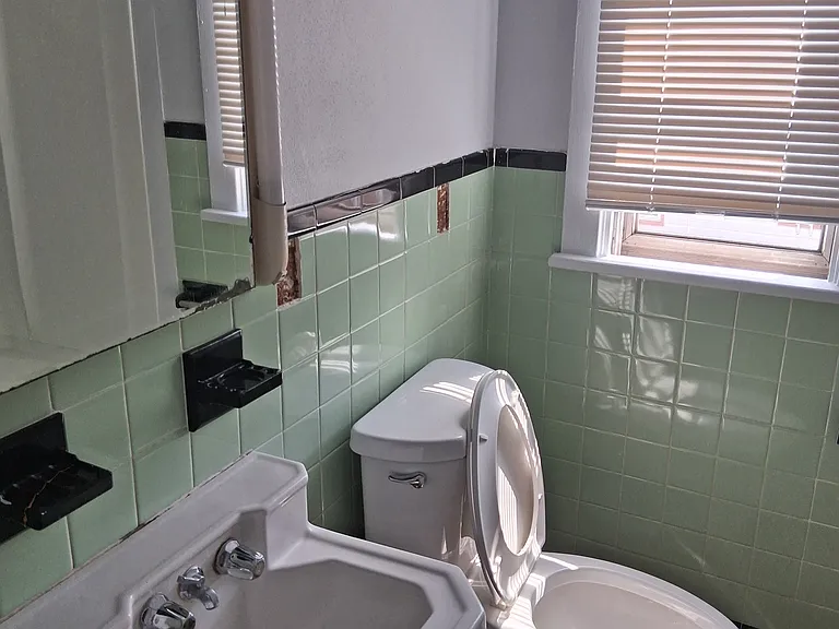 545 Maple St #6 — Photo 6