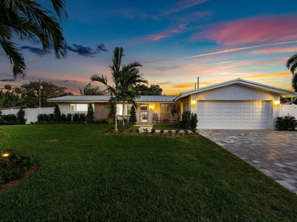 902 SW 27th Place, Boynton Beach, FL 33435