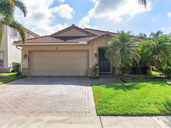 1433 NW 208th Ter, Pembroke Pines, FL 33029