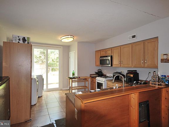 2nd image of 1328 Morling Ave