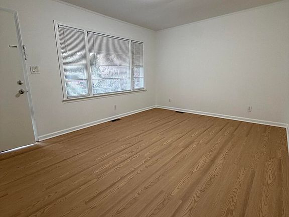 4th image of 4333 Columbia Rd