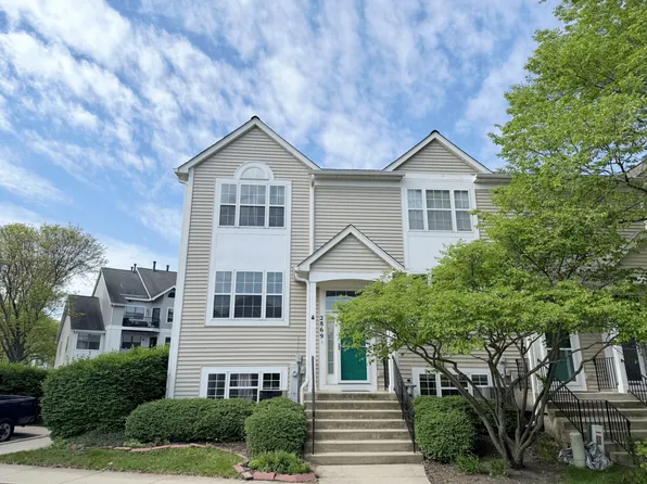 2869 Shelly Ln, Aurora, IL 60504