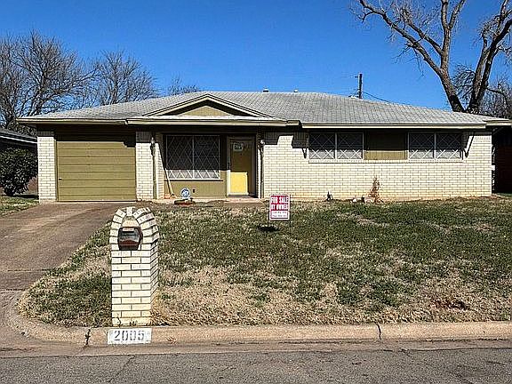 2nd image of 2005 Easy St