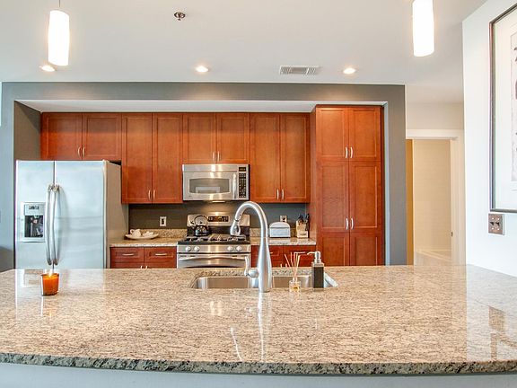 5th image of 900 20th Ave S APT 707