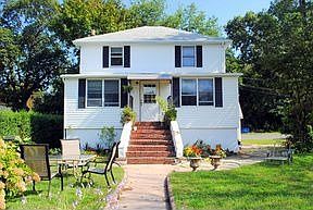 1st image of 70 Longfellow Dr