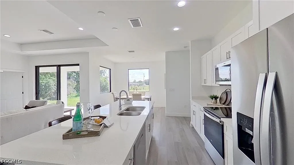 3 bed, 2.5 bath, 1595 sqft, $1,800 — Photo 4