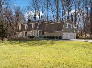 17 Skunk Ln, Wilton, CT 06897