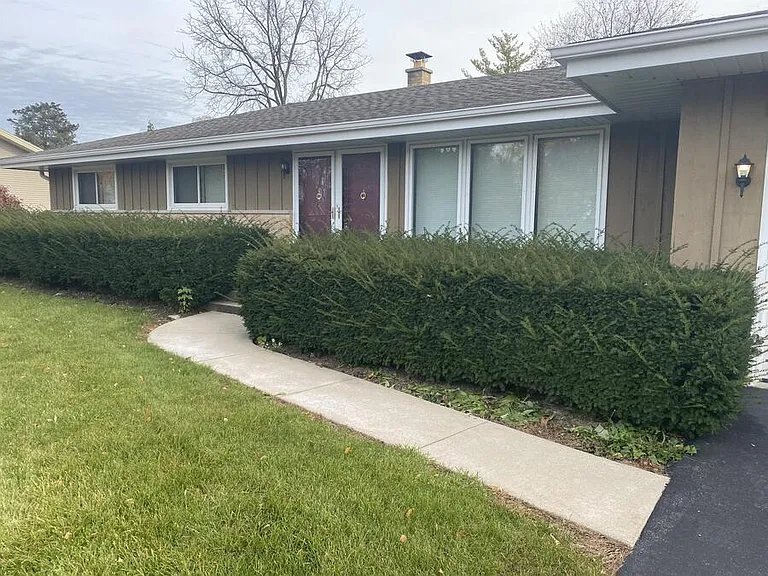 18525 Heathway Ln — Photo 1