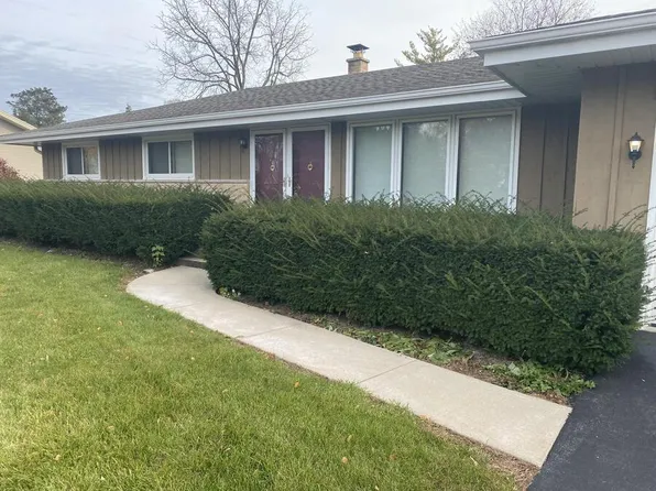 18525 Heathway Ln, Brookfield, WI 53045