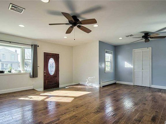 5th image of 539 Bernard St