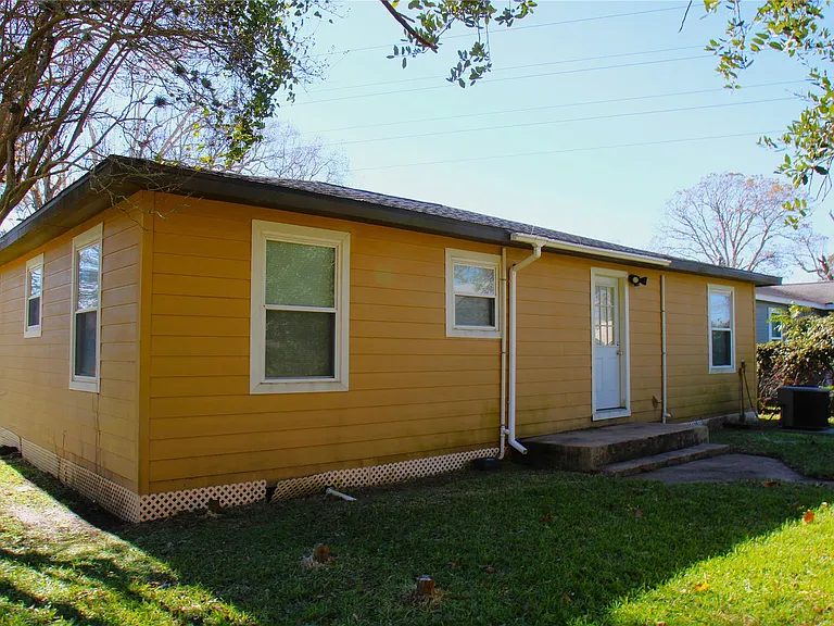 520 McKee St — Photo 14