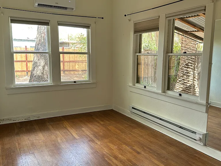 631 E Helen St — Photo 12