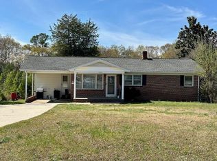 138 Pearson Rd, Greer, SC 29651