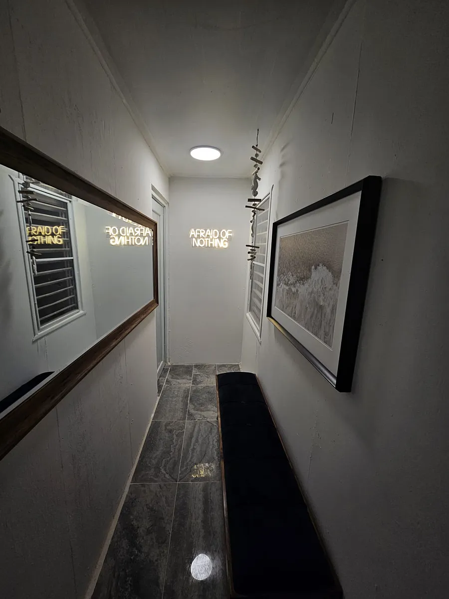 Hallway - 74 Calle Villa Madrid