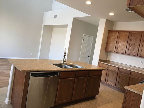 5th image of 29379 N 67th Ave