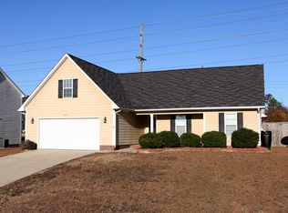 3103 Highplains Dr, Hope Mills, NC 28348
