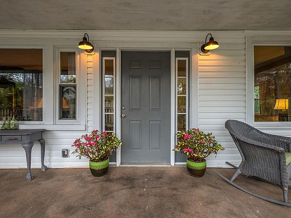 3rd image of 2632 Woodyhill Dr