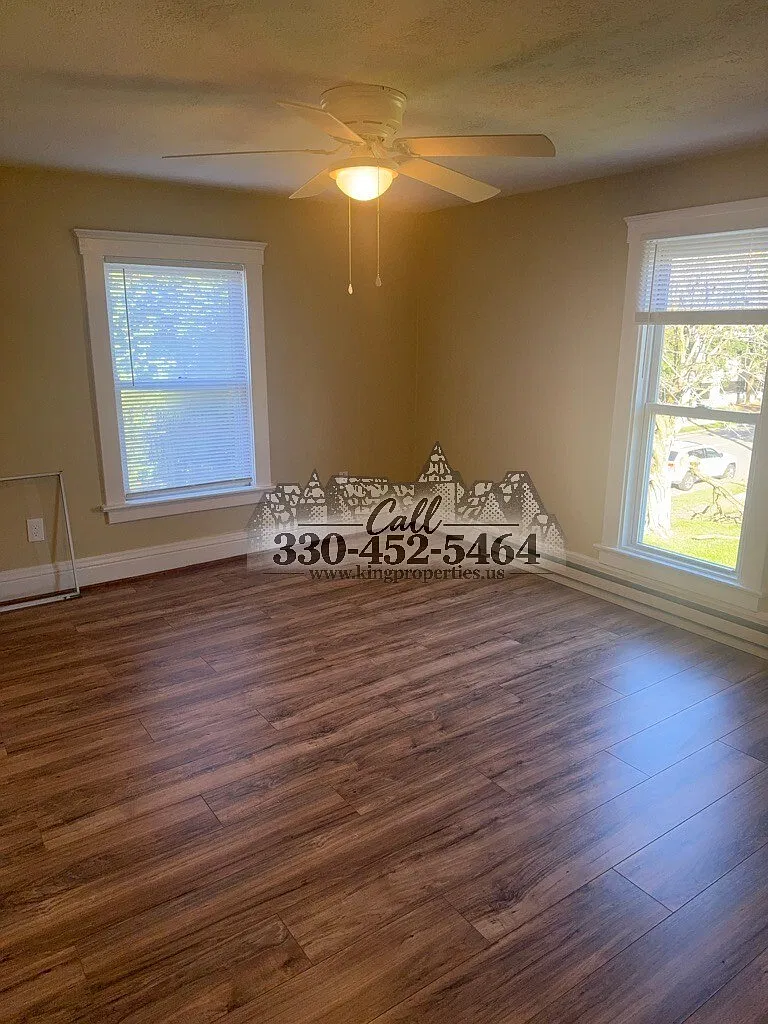802 Bedford Avenue Southwest - 2 — Photo 2