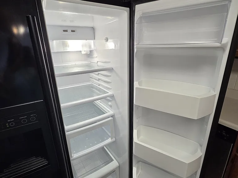 Side by side refrigerator