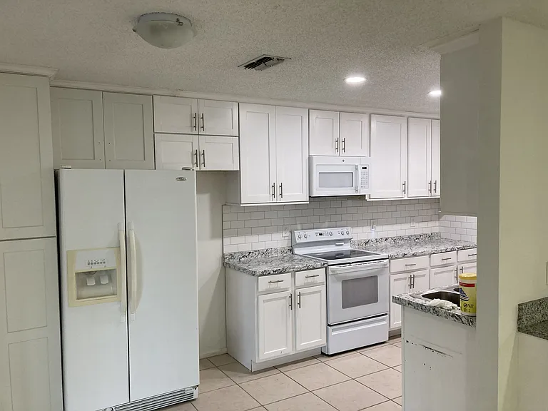 1407 SE 8th Ave #A — Photo 3