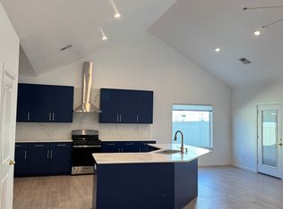 120 N Walnut St, Edmond, OK 73003