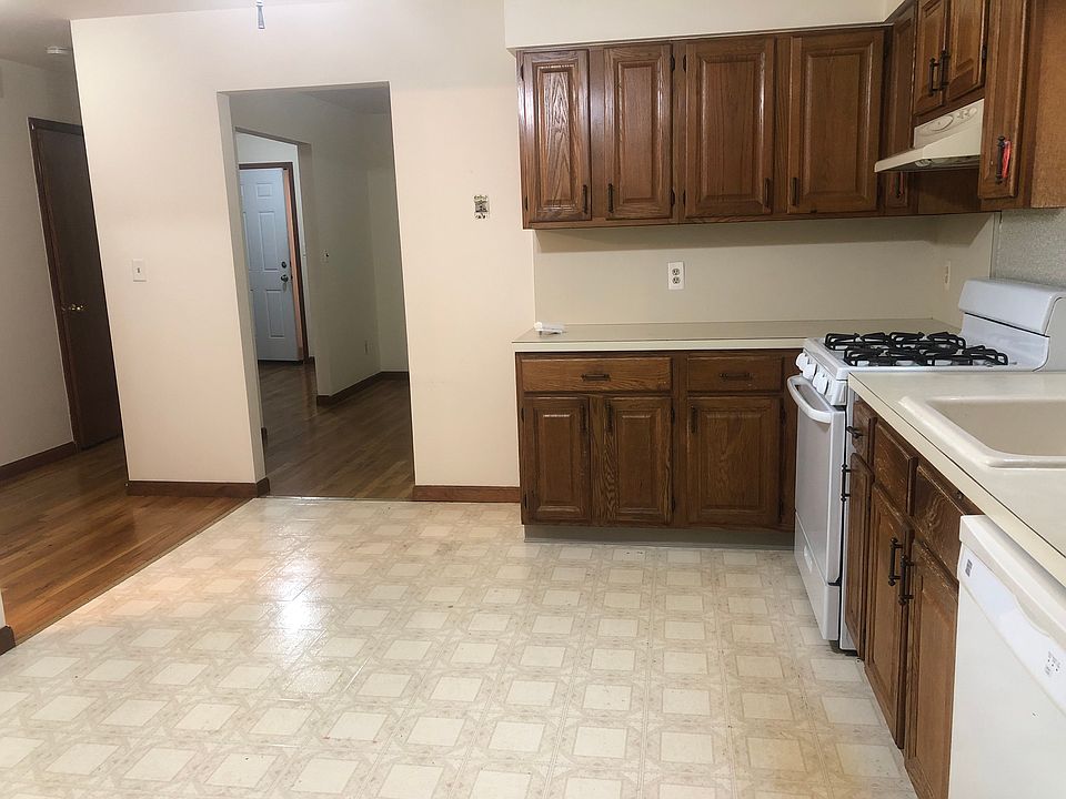 1st image of 114 Lawton St #3